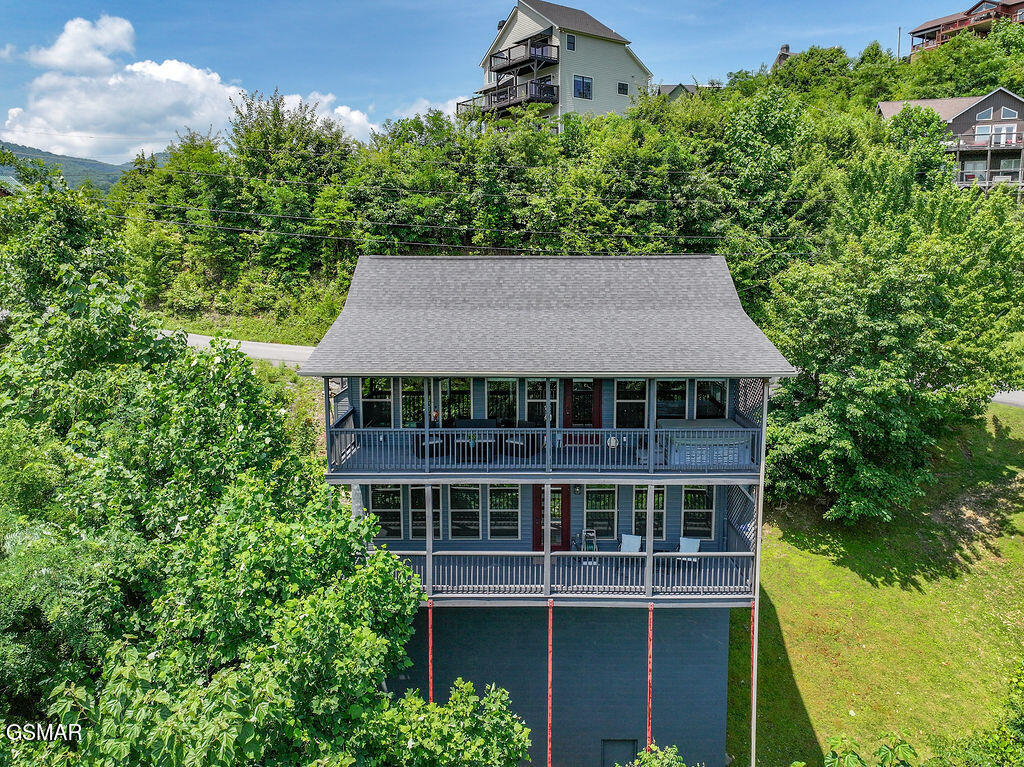 Gatlinburg, Tennessee, 37738, United States, 2 Bedrooms Bedrooms, ,2 BathroomsBathrooms,Residential,For Sale,1924446