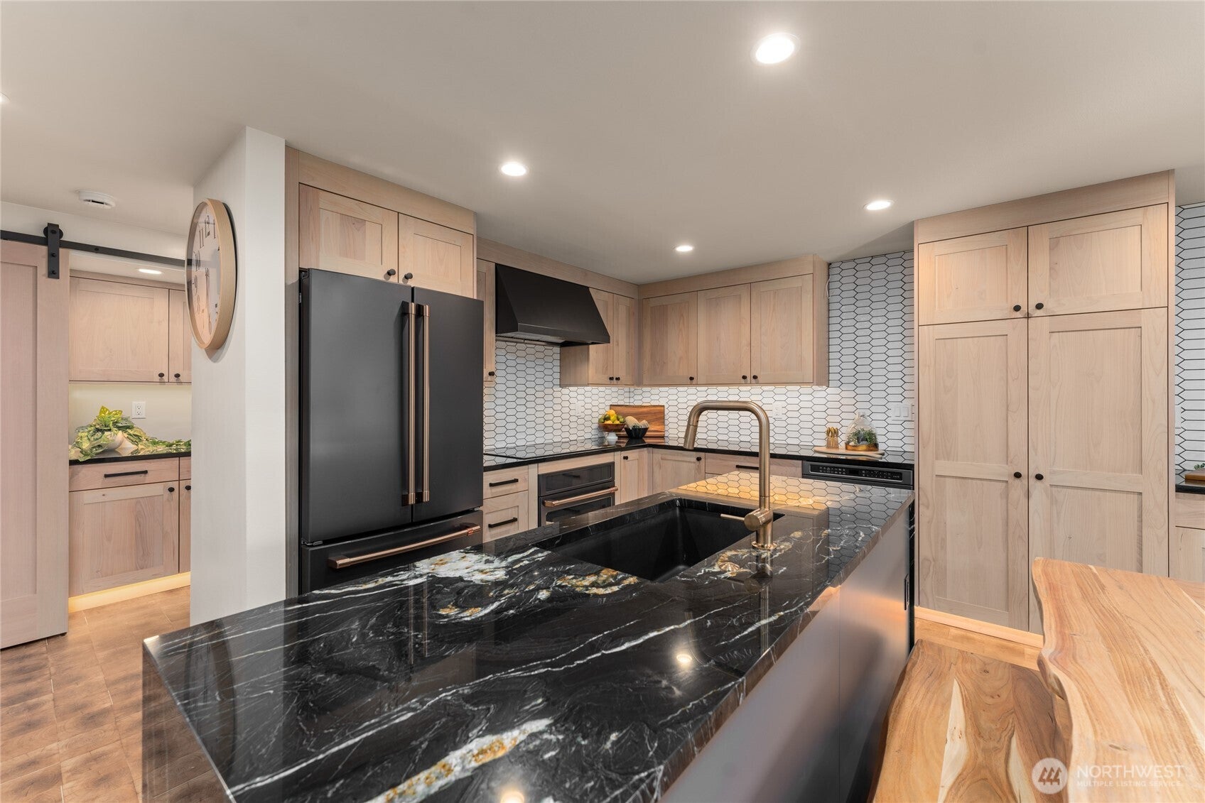 Manson, Washington, 98831, United States, 2 Bedrooms Bedrooms, ,2 BathroomsBathrooms,Residential,For Sale,1846927