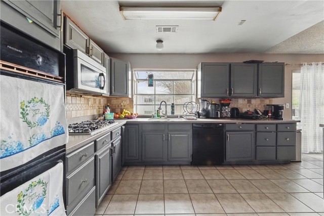 Littlerock, California, 93543, United States, 3 Bedrooms Bedrooms, ,2 BathroomsBathrooms,Residential,For Sale,1921881