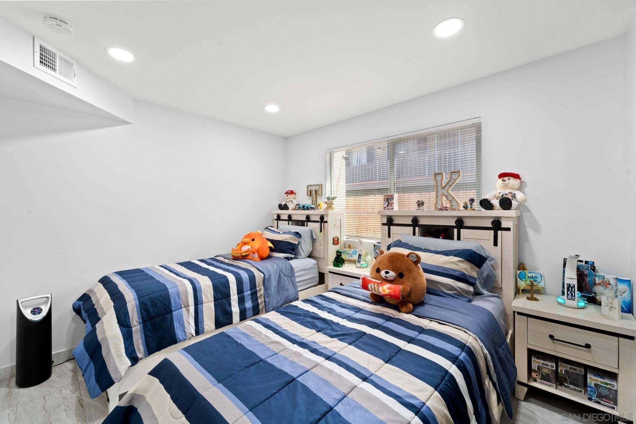 El Cajon, California, 92020, United States, 3 Bedrooms Bedrooms, ,2 BathroomsBathrooms,Residential,For Sale,1784508