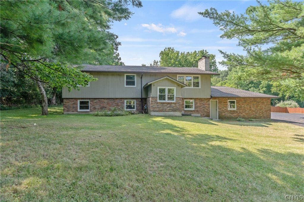 Saturn Dr, Syracuse, NY 13205 #1