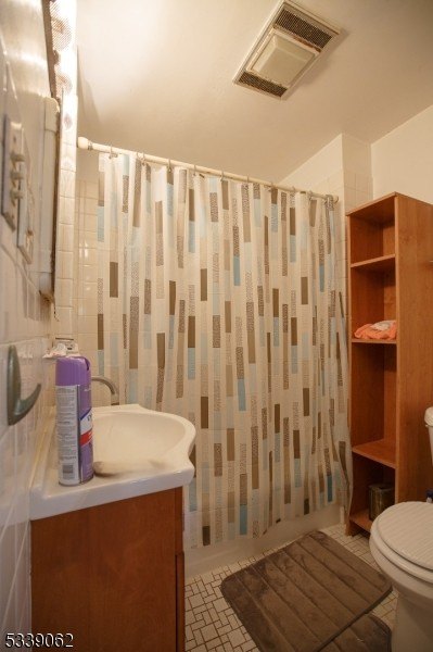 Linden City, New Jersey, 07036-2802, United States, 4 Bedrooms Bedrooms, ,2 BathroomsBathrooms,Residential,For Sale,1977001