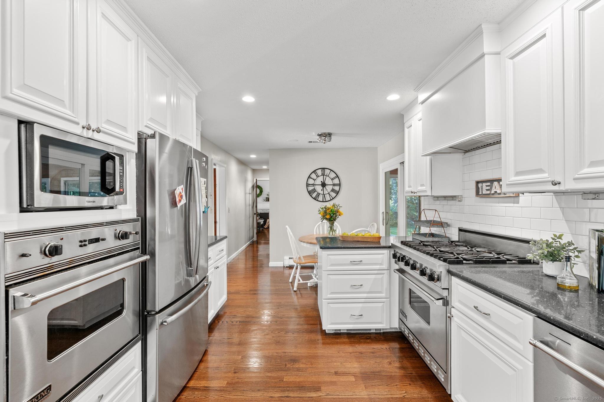 Simsbury, Connecticut, 06092, United States, 4 Bedrooms Bedrooms, ,3 BathroomsBathrooms,Residential,For Sale,1940650