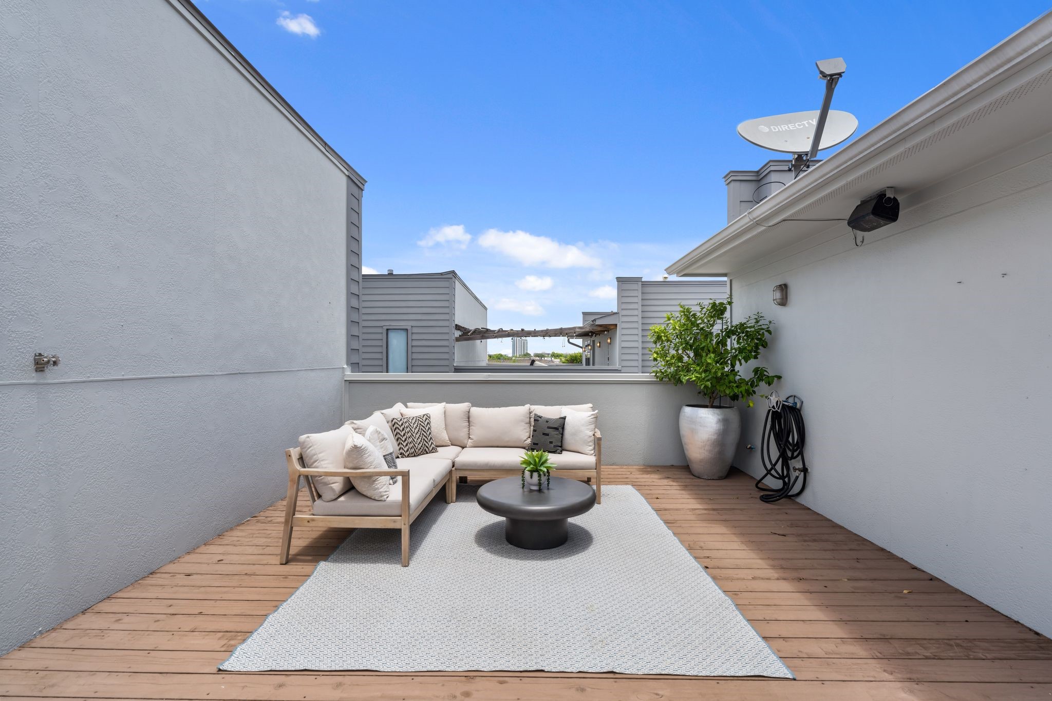  2105 Woodhead Street - 物件實景