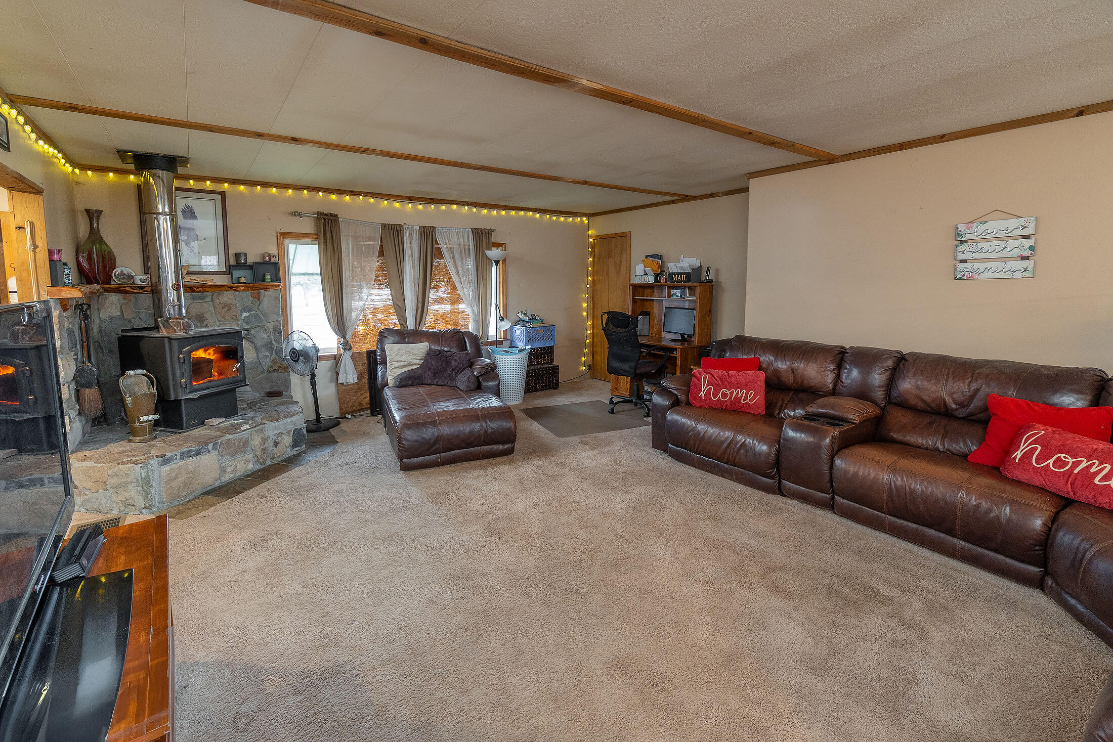 Redmond, Oregon, 97756, United States, 3 Bedrooms Bedrooms, ,2 BathroomsBathrooms,Residential,For Sale,1735905
