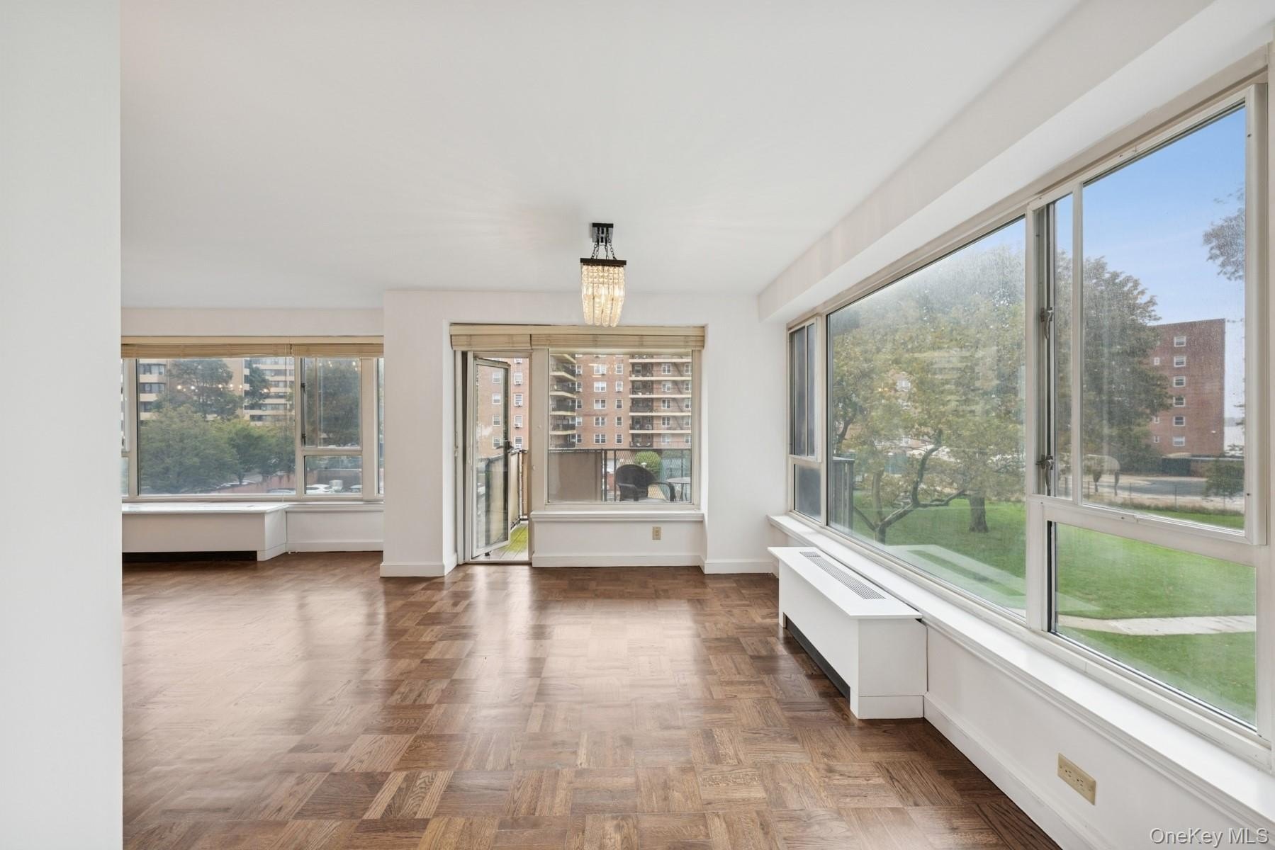 Beechhurst, New York, 11357, United States, 3 Bedrooms Bedrooms, ,2 BathroomsBathrooms,Residential,For Sale,1975309