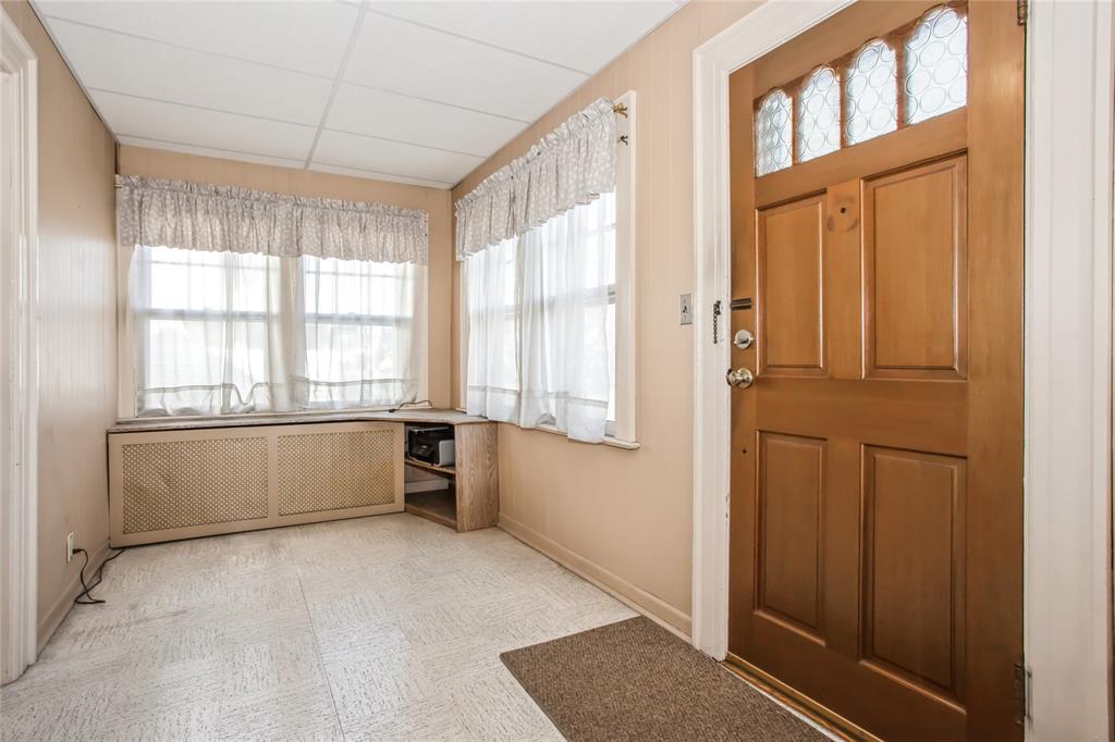 New Hyde Park, New York, 11040, United States, 3 Bedrooms Bedrooms, ,2 BathroomsBathrooms,Residential,For Sale,1923686