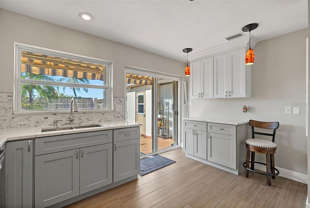 St Petersburg, Florida, 33708, United States, 2 Bedrooms Bedrooms, ,2 BathroomsBathrooms,Residential,For Sale,1963095