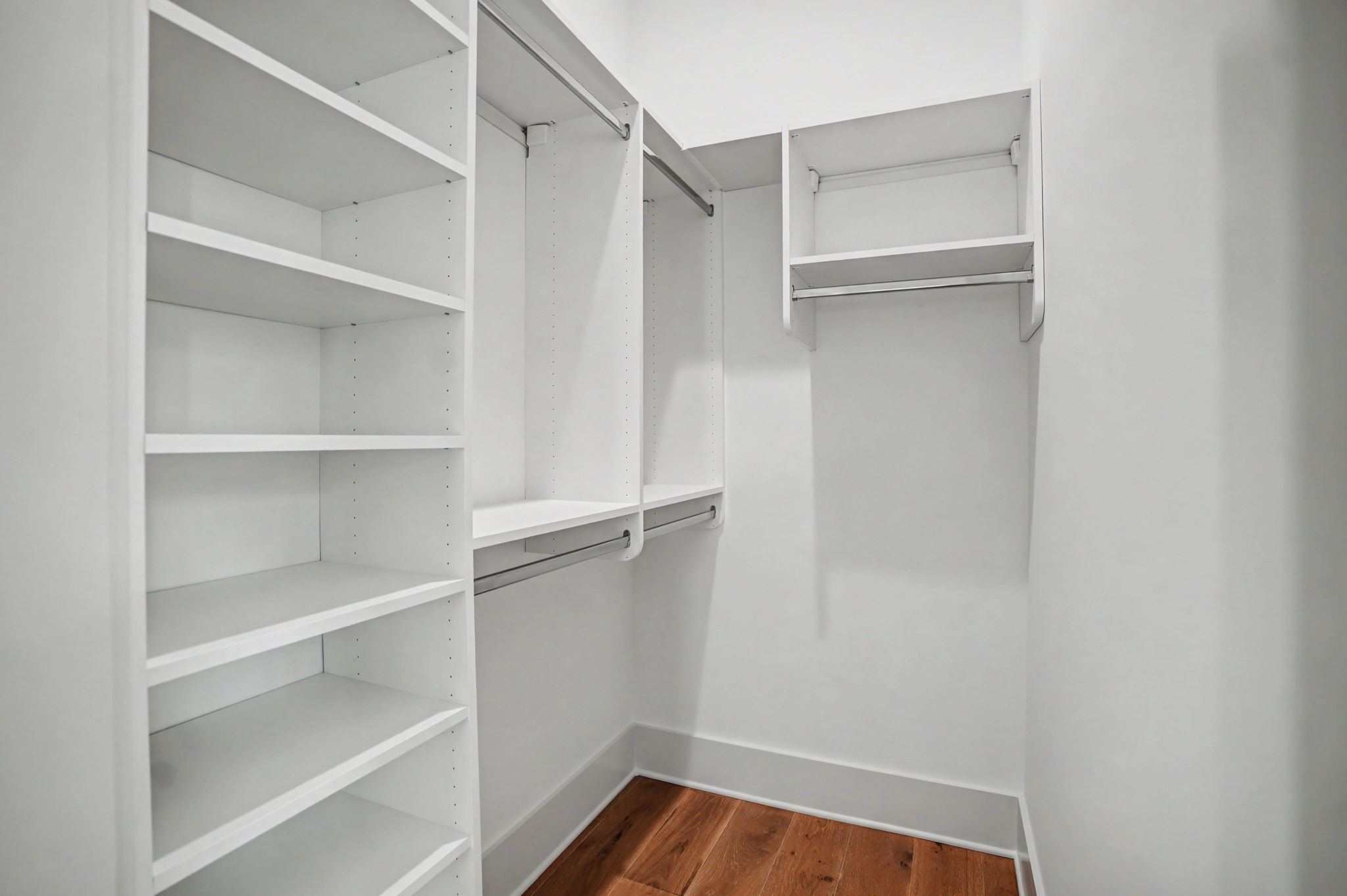  Elegant New Construction in Coveted Gated Community - 物件實景