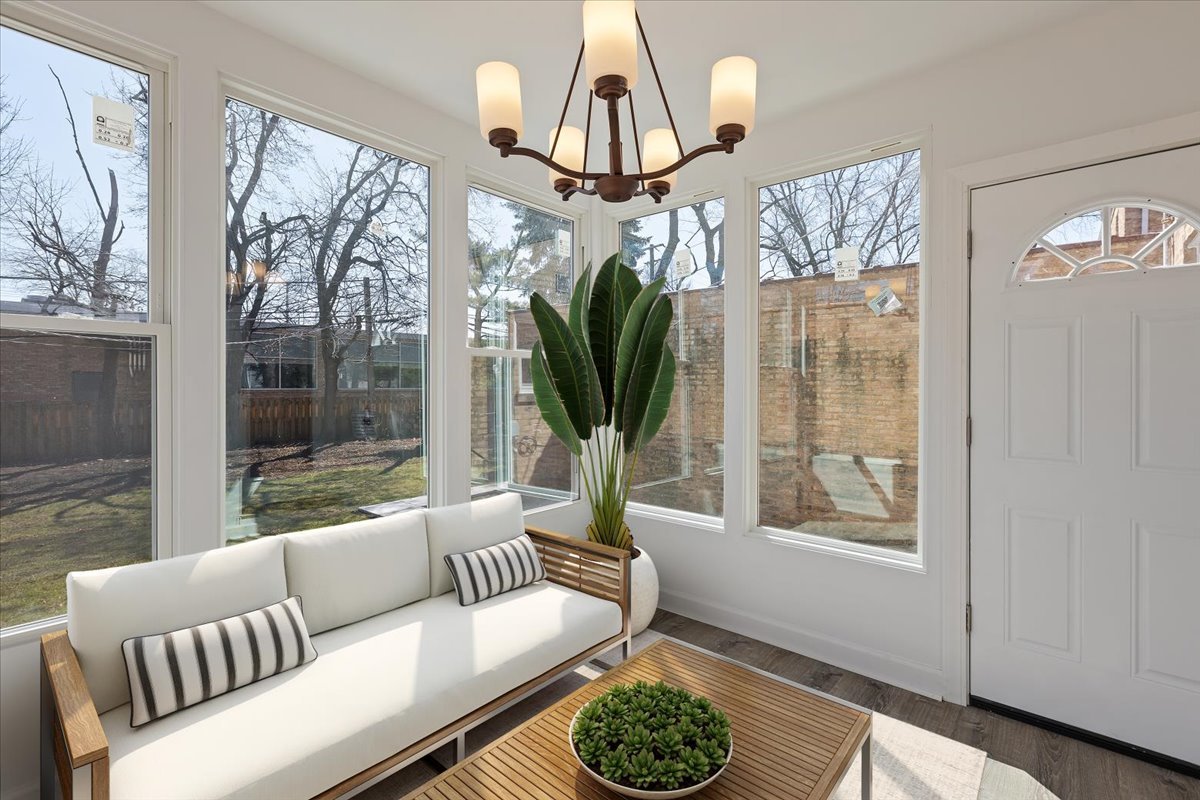 Lincolnwood, Illinois, 60712, United States, 3 Bedrooms Bedrooms, ,2 BathroomsBathrooms,Residential,For Sale,1900722