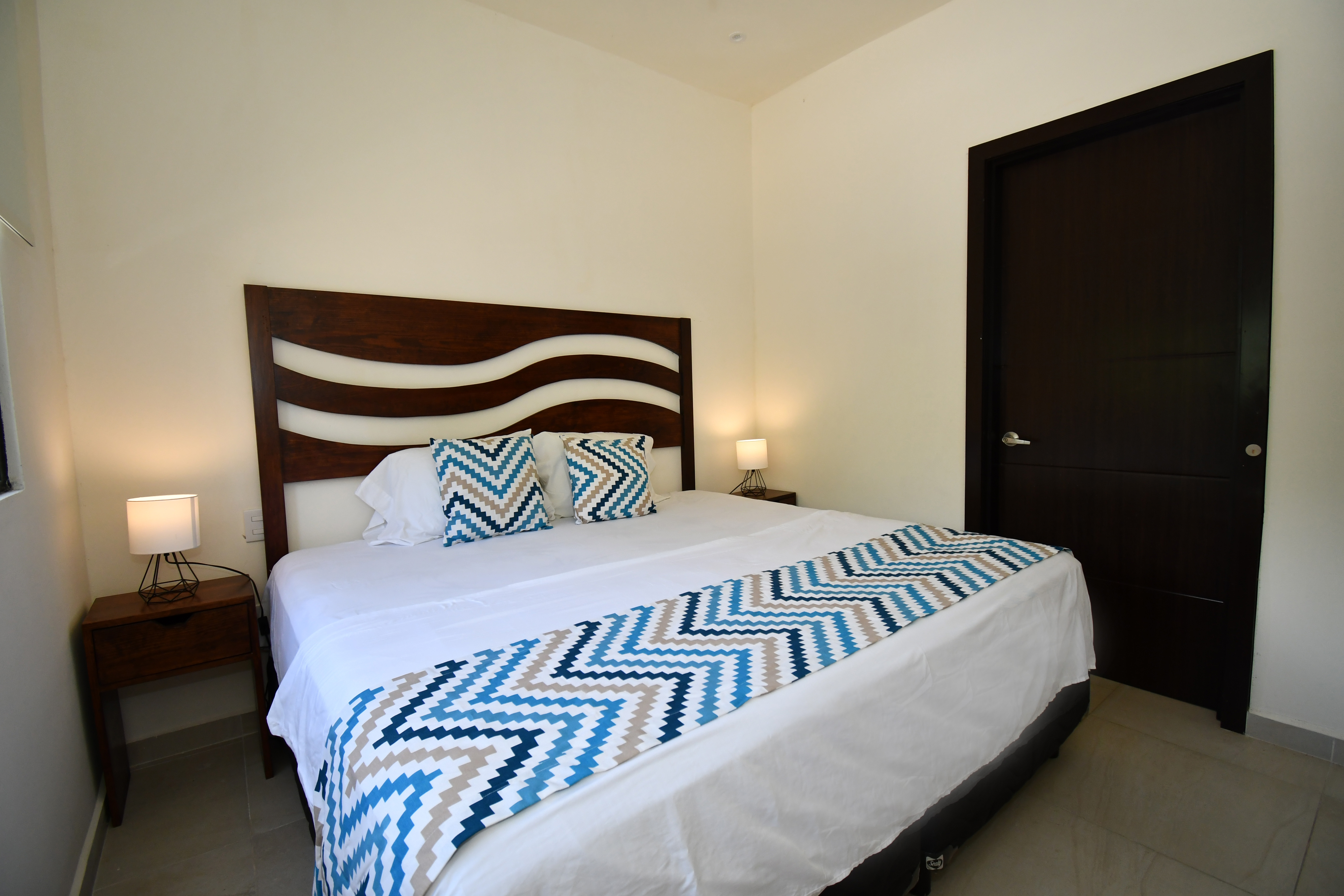 Spacious Three-Bedroom Condominium - 物件實景