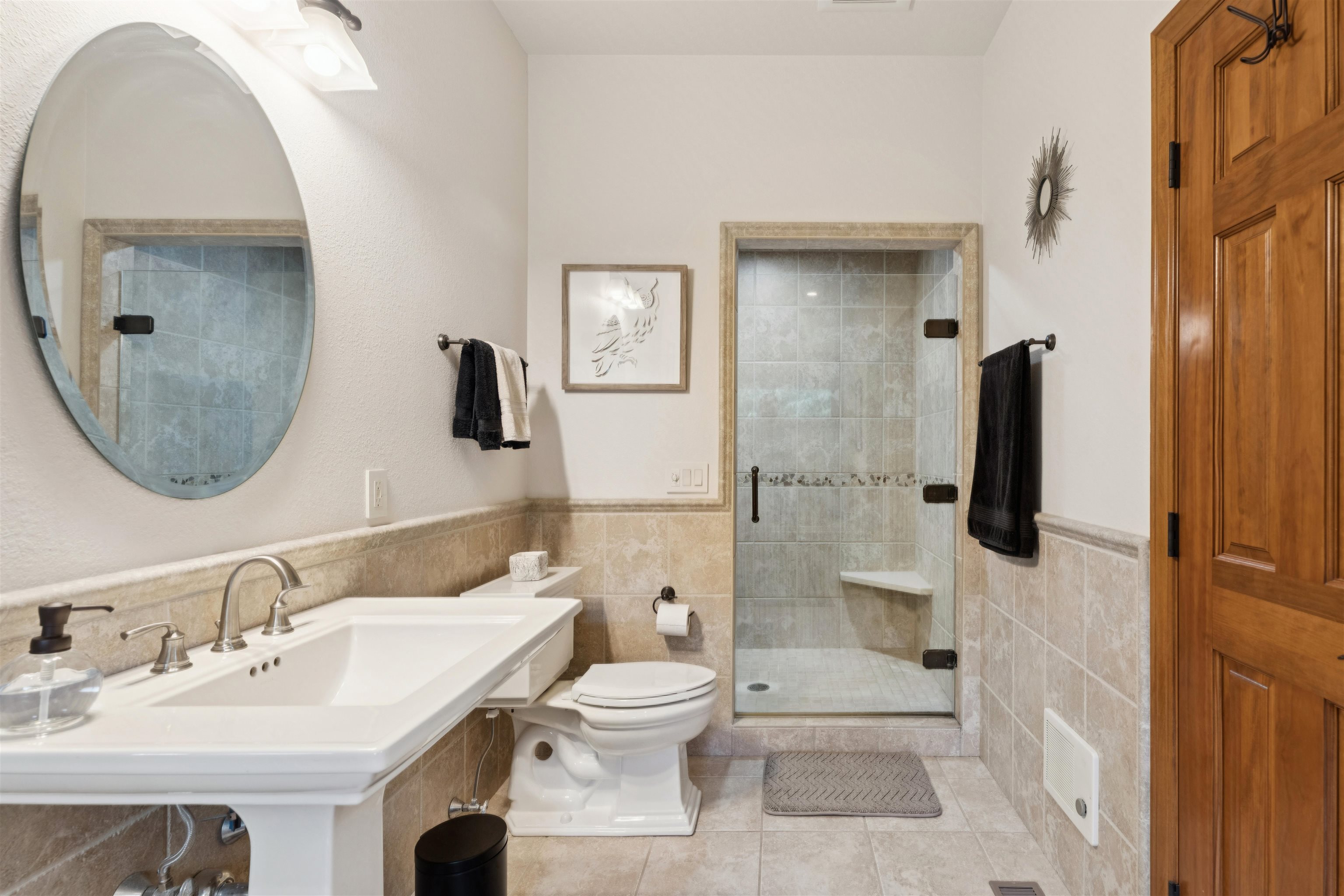 NEENAH, Wisconsin, 54956, United States, 3 Bedrooms Bedrooms, ,2 BathroomsBathrooms,Residential,For Sale,1913087