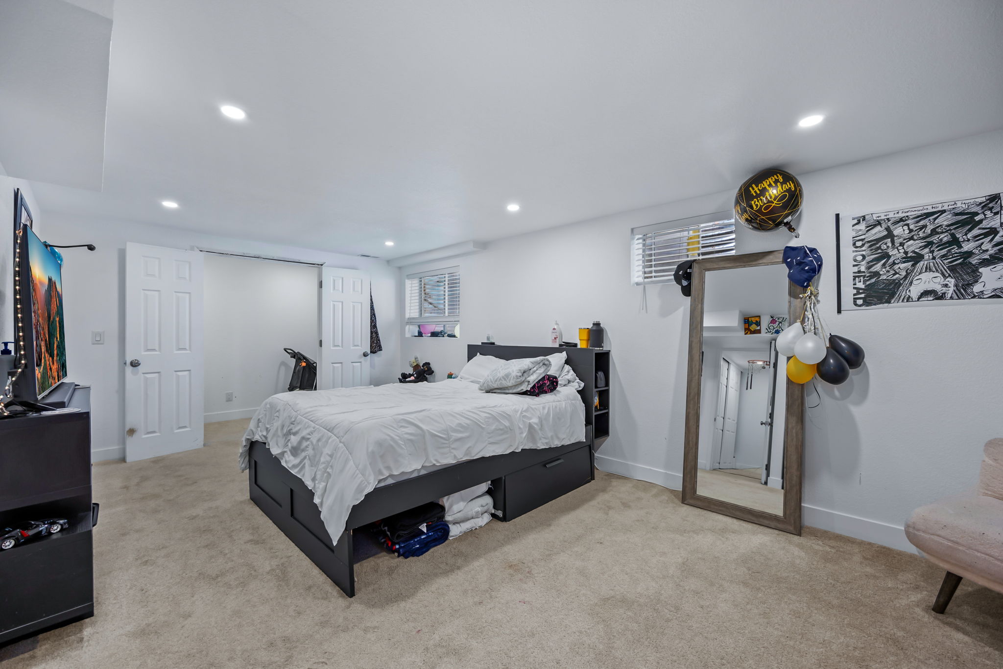  Spacious 5-bedroom, 4-bath home in the highly sought-after Governors Ranch - 物件實景