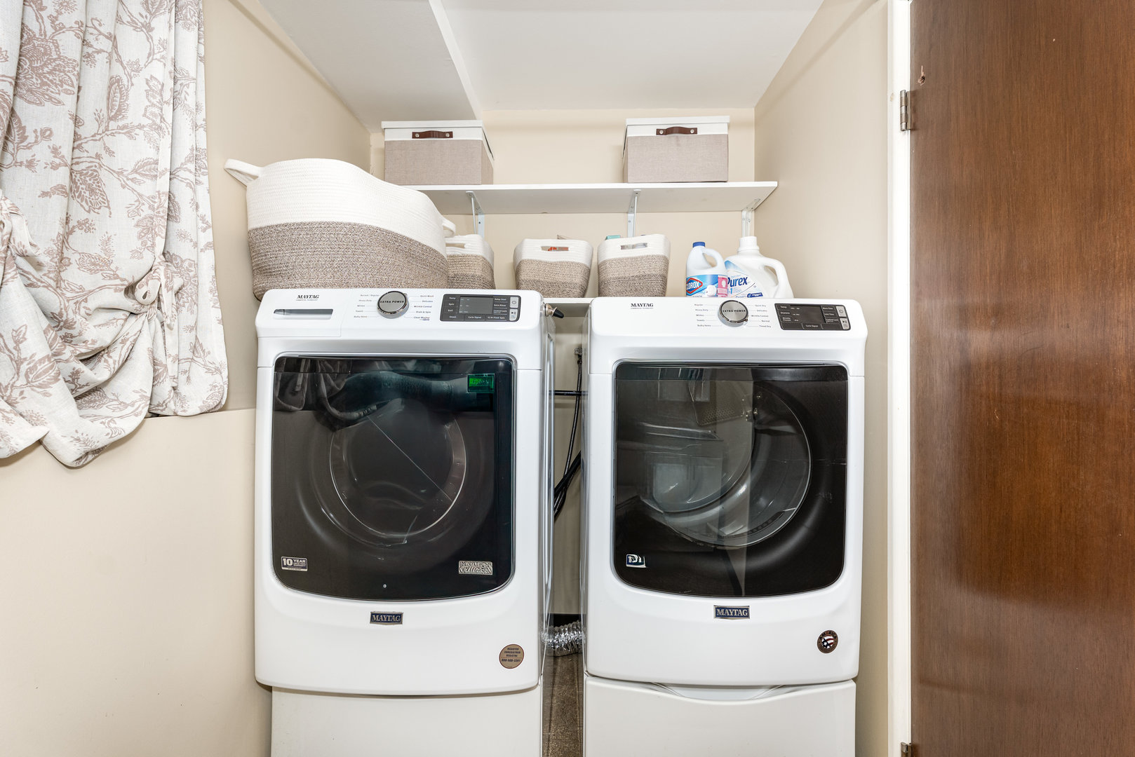 Hoffman Estates, Illinois, 60192, United States, 4 Bedrooms Bedrooms, ,3 BathroomsBathrooms,Residential,For Sale,1961387