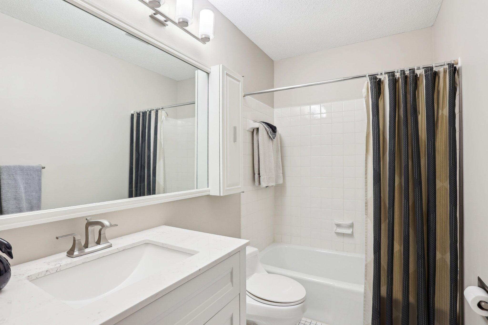 Edina, Minnesota, 55439, United States, 2 Bedrooms Bedrooms, ,3 BathroomsBathrooms,Residential,For Sale,1820089
