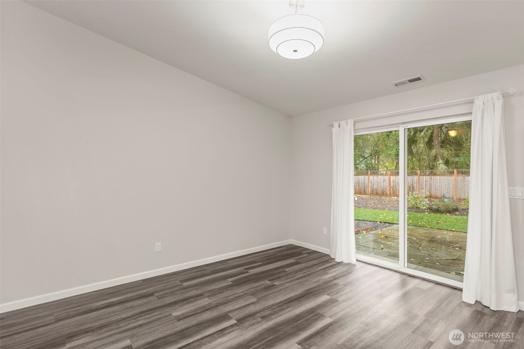 Port Townsend, Washington, 98368, United States, 3 Bedrooms Bedrooms, ,1 BathroomBathrooms,Residential,For Sale,1989519