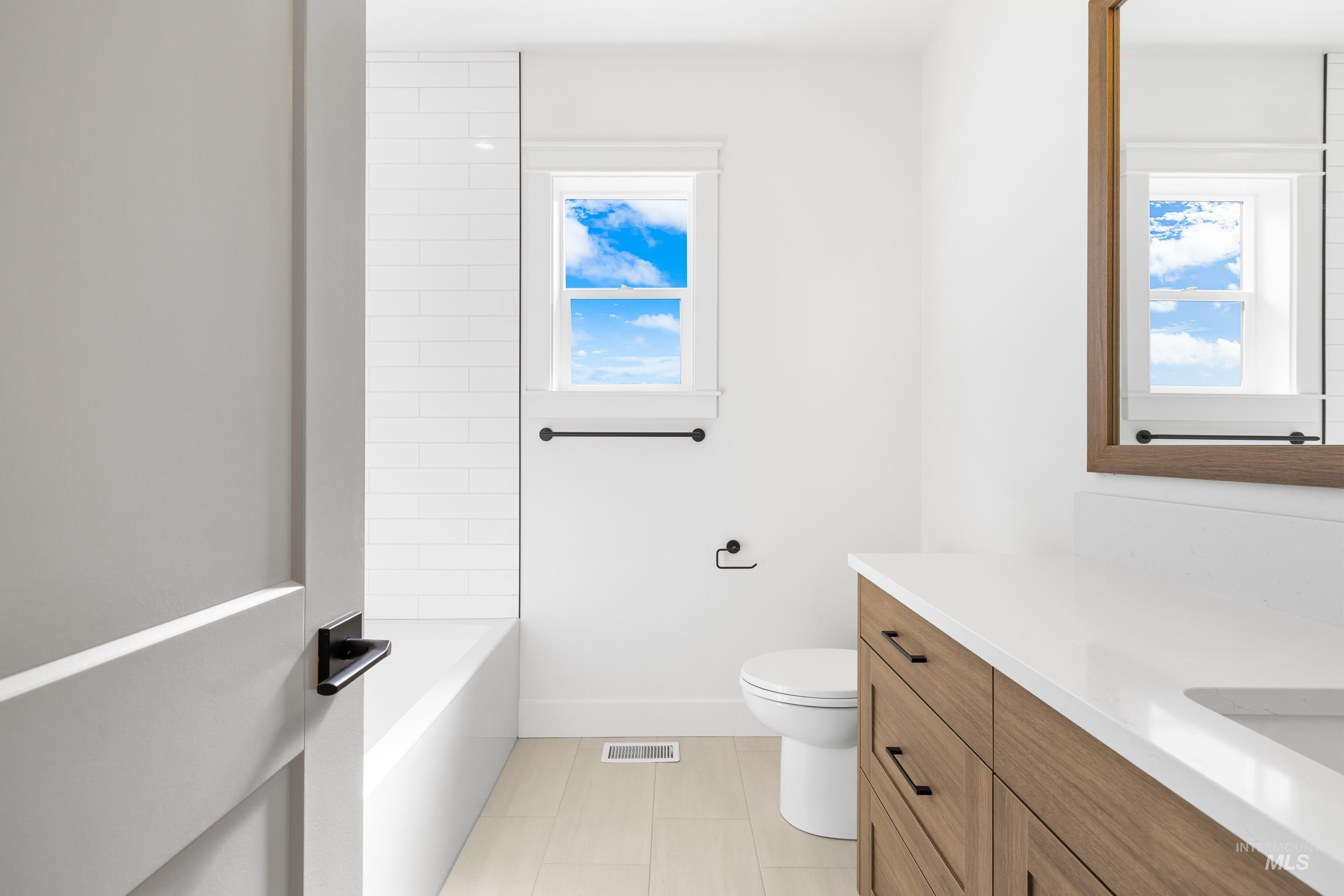 Kuna, Idaho, 83634, United States, 3 Bedrooms Bedrooms, ,Residential,For Sale,1989227