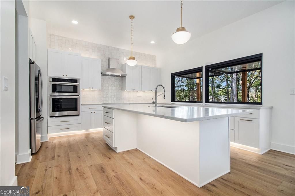 Dawsonville, Georgia, 30534, United States, 5 Bedrooms Bedrooms, ,7 BathroomsBathrooms,Residential,For Sale,1952234