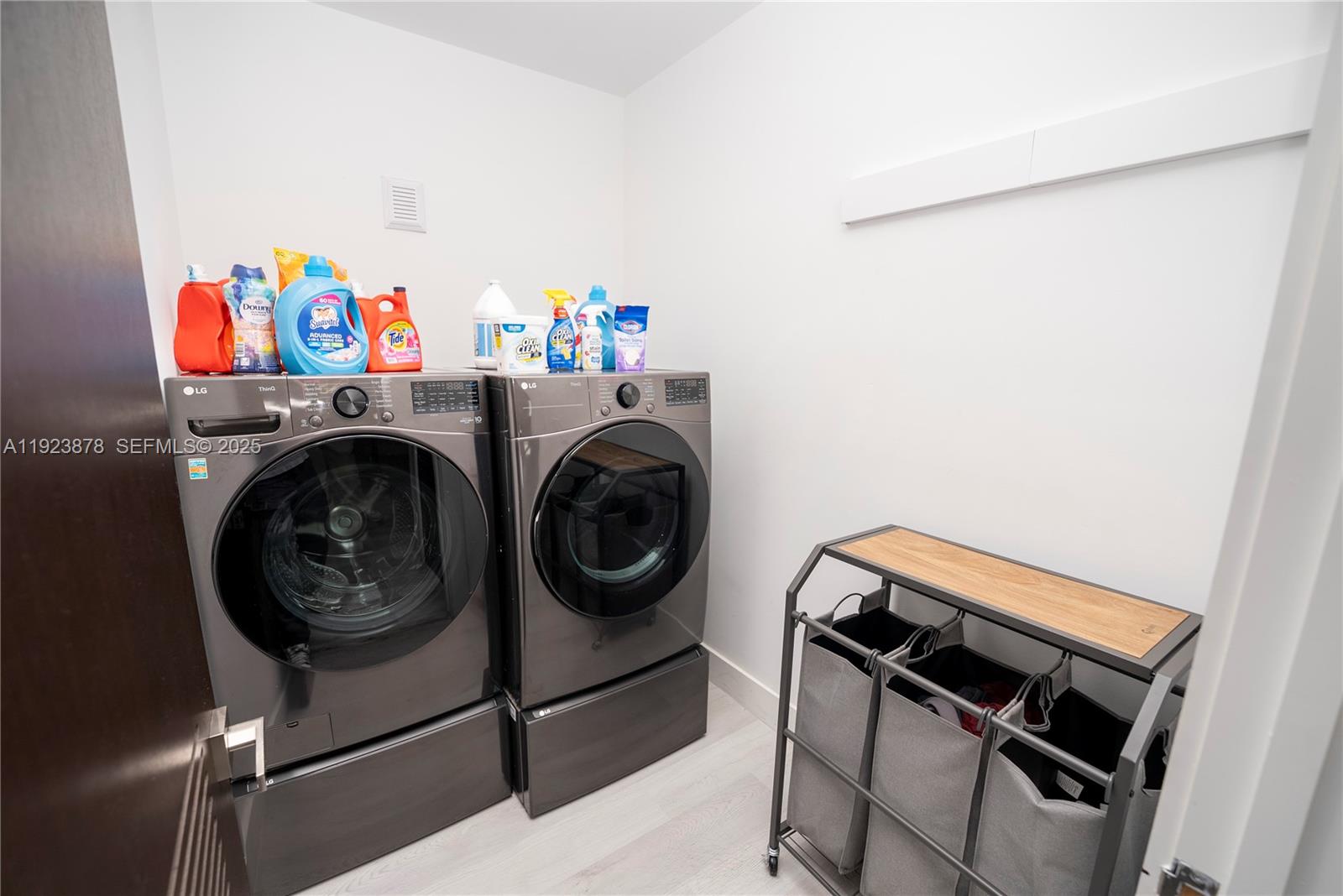 Doral, Florida, 33122, United States, 4 Bedrooms Bedrooms, ,5 BathroomsBathrooms,Residential,For Sale,2002186