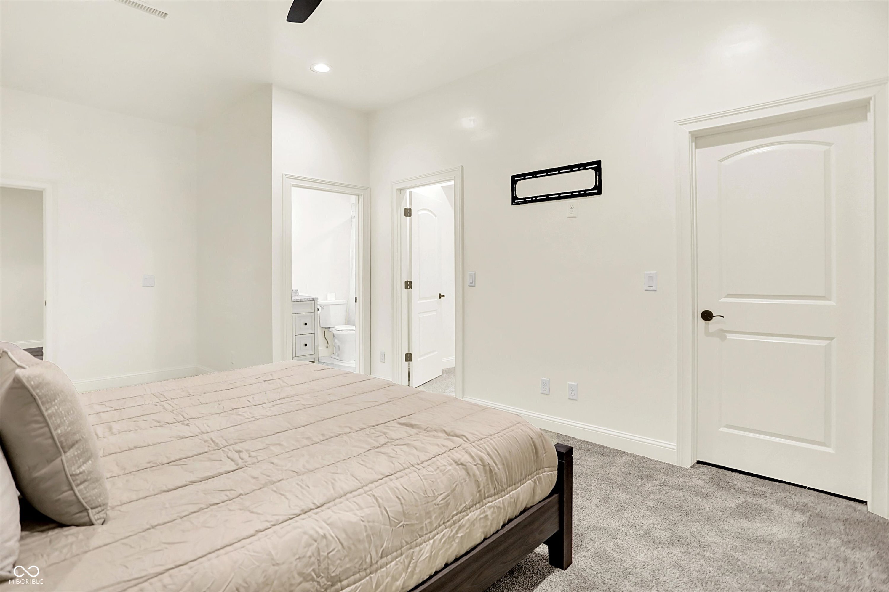 Noblesville, Indiana, 46062, United States, 6 Bedrooms Bedrooms, ,9 BathroomsBathrooms,Residential,For Sale,1979033