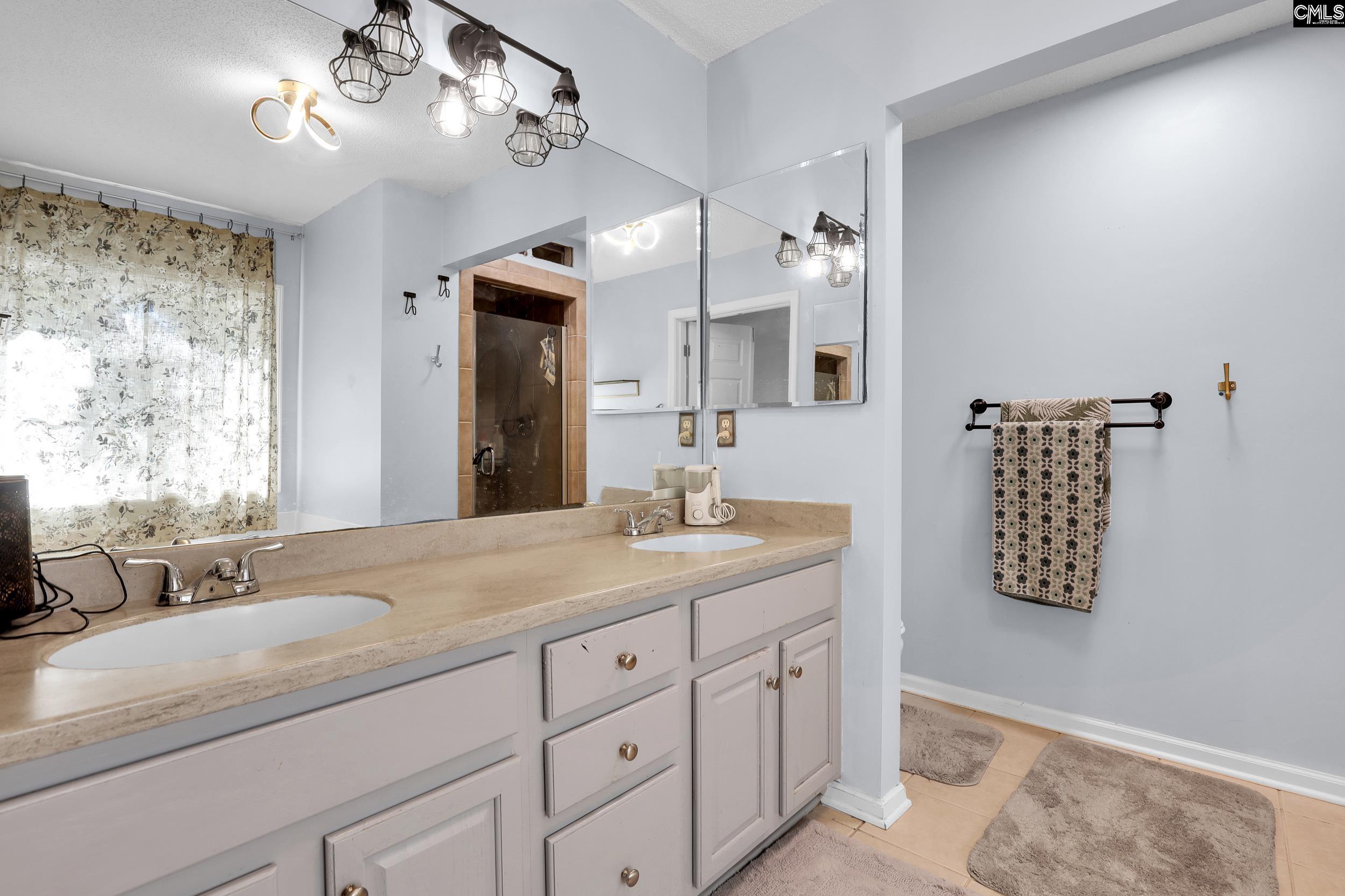 Hilton Head, South Carolina, 29926, United States, 5 Bedrooms Bedrooms, ,5 BathroomsBathrooms,Residential,For Sale,1901013