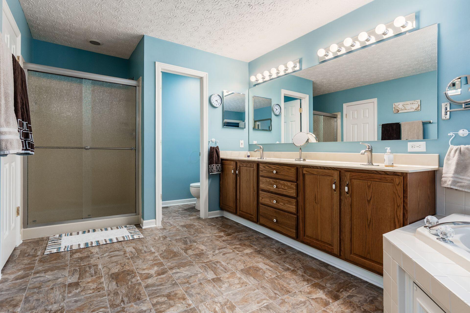 Dublin, Ohio, 43016, United States, 4 Bedrooms Bedrooms, ,4 BathroomsBathrooms,Residential,For Sale,1996840