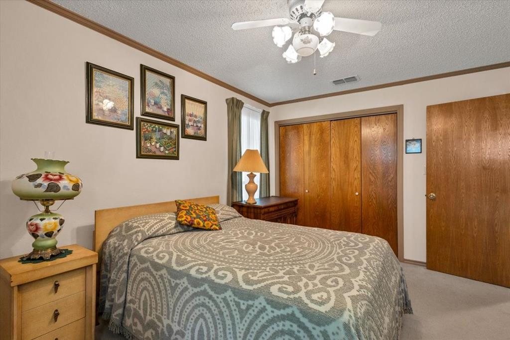 Kaufman, Texas, 75142, United States, 3 Bedrooms Bedrooms, ,2 BathroomsBathrooms,Residential,For Sale,1848066