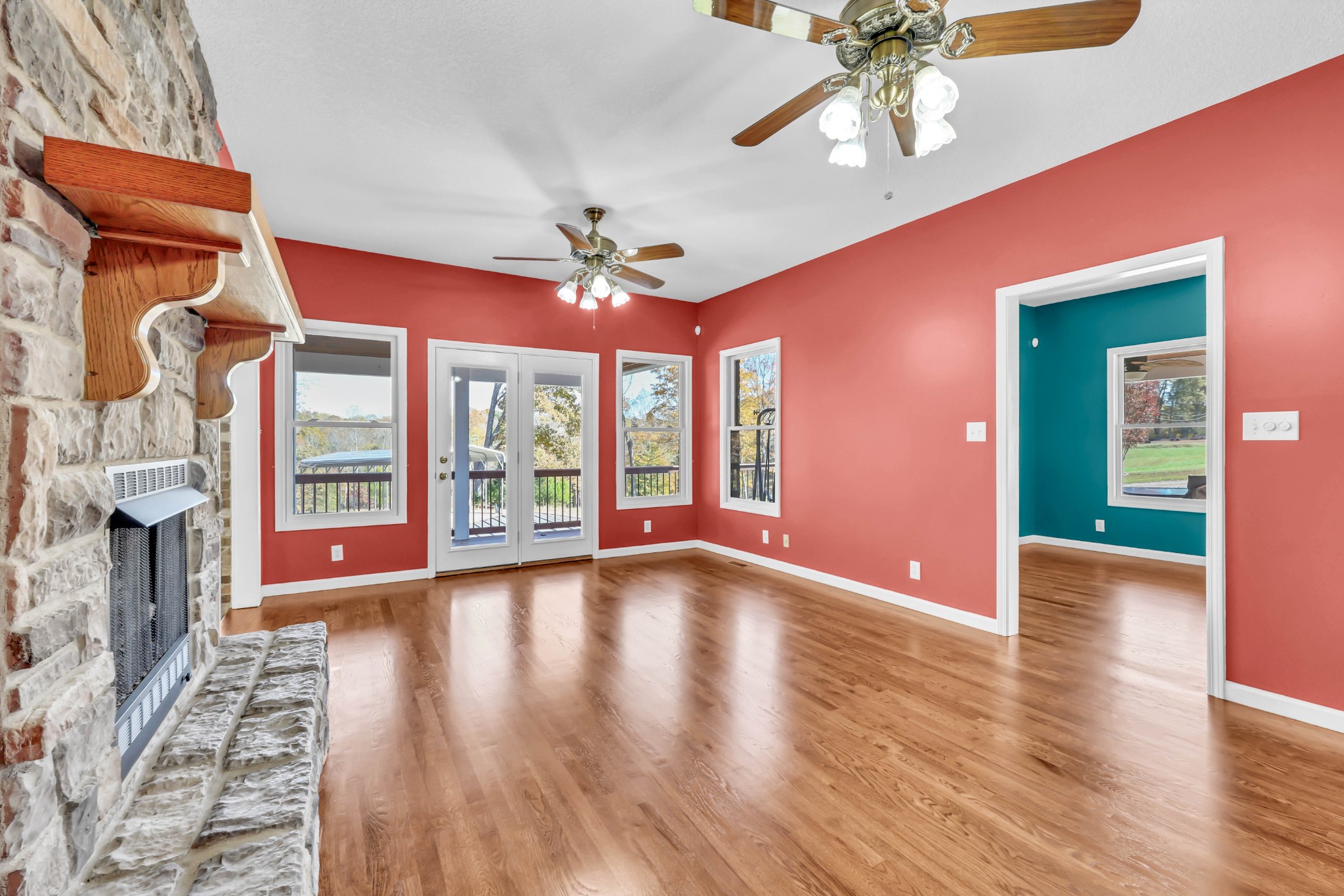 Clarksville, Tennessee, 37043, United States, 4 Bedrooms Bedrooms, ,4 BathroomsBathrooms,Residential,For Sale,1989948