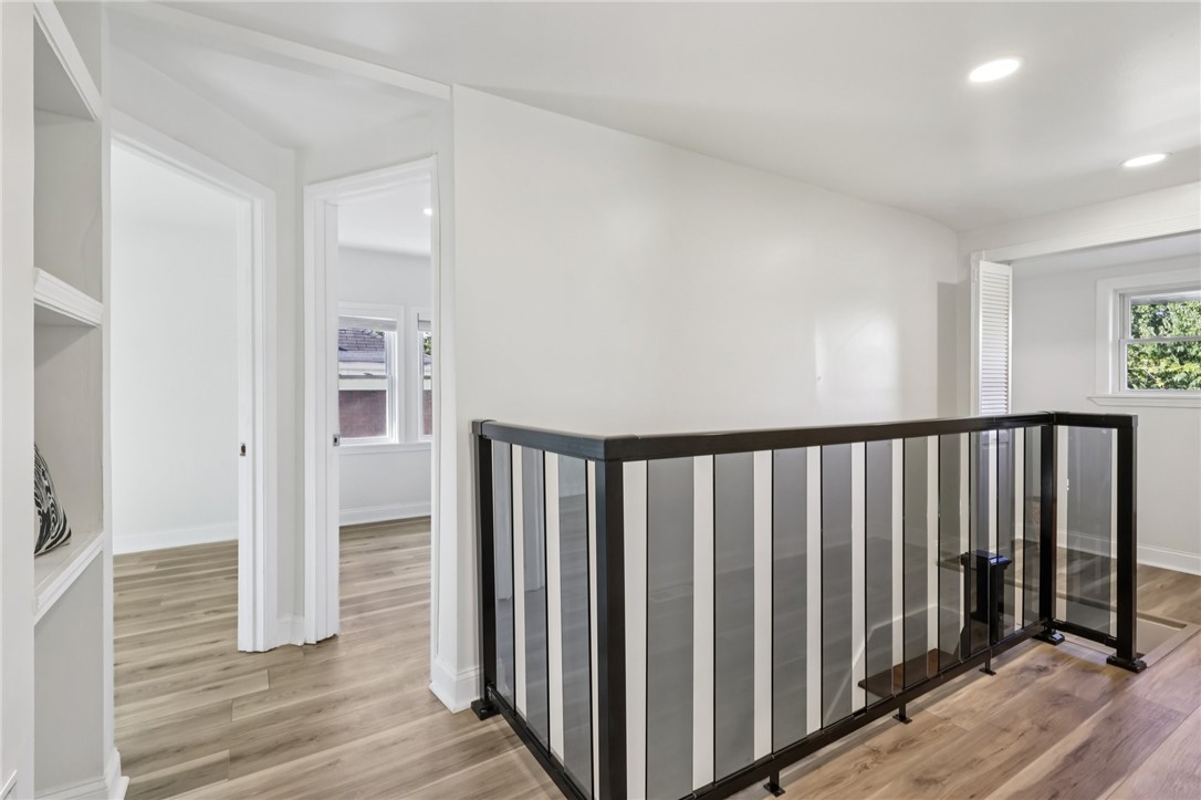 Mt Washington, Pennsylvania, 15211, United States, 5 Bedrooms Bedrooms, ,4 BathroomsBathrooms,Residential,For Sale,1956981