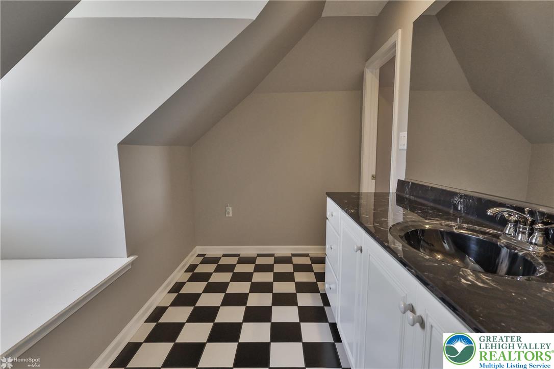 Palmer Twp, Pennsylvania, 18045, United States, 4 Bedrooms Bedrooms, ,4 BathroomsBathrooms,Residential,For Sale,1898728