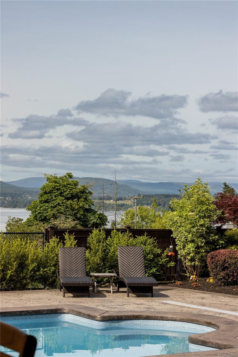 NORTH SAANICH, British Columbia, V8L 5M1, CA, 3 Bedrooms Bedrooms, ,Residential,For Sale,1948339