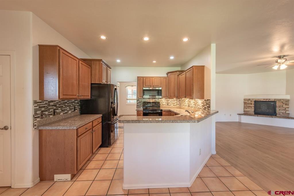 Montrose, Colorado, 81403, United States, 3 Bedrooms Bedrooms, ,2 BathroomsBathrooms,Residential,For Sale,1977225