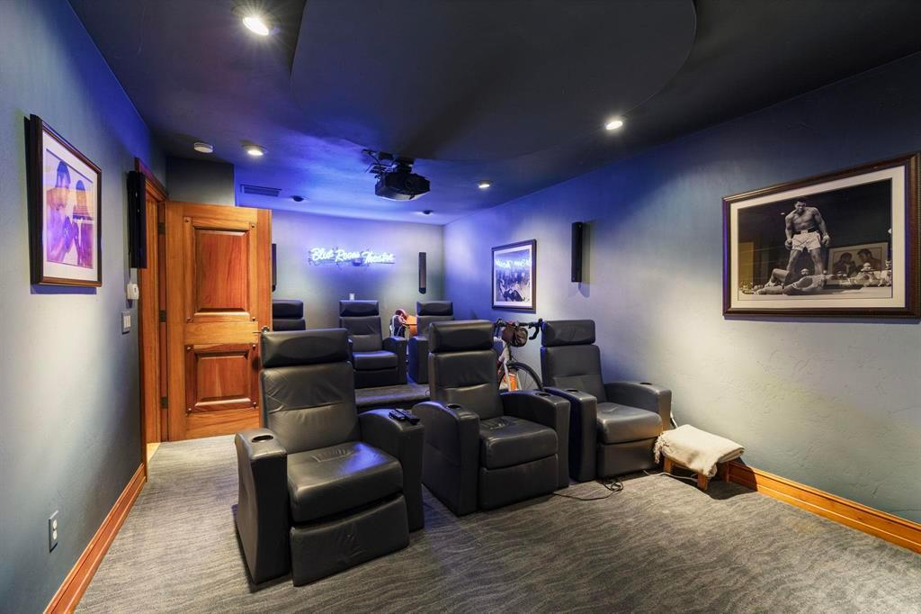 Durango, Colorado, 81301, United States, 4 Bedrooms Bedrooms, ,4 BathroomsBathrooms,Residential,For Sale,1938986