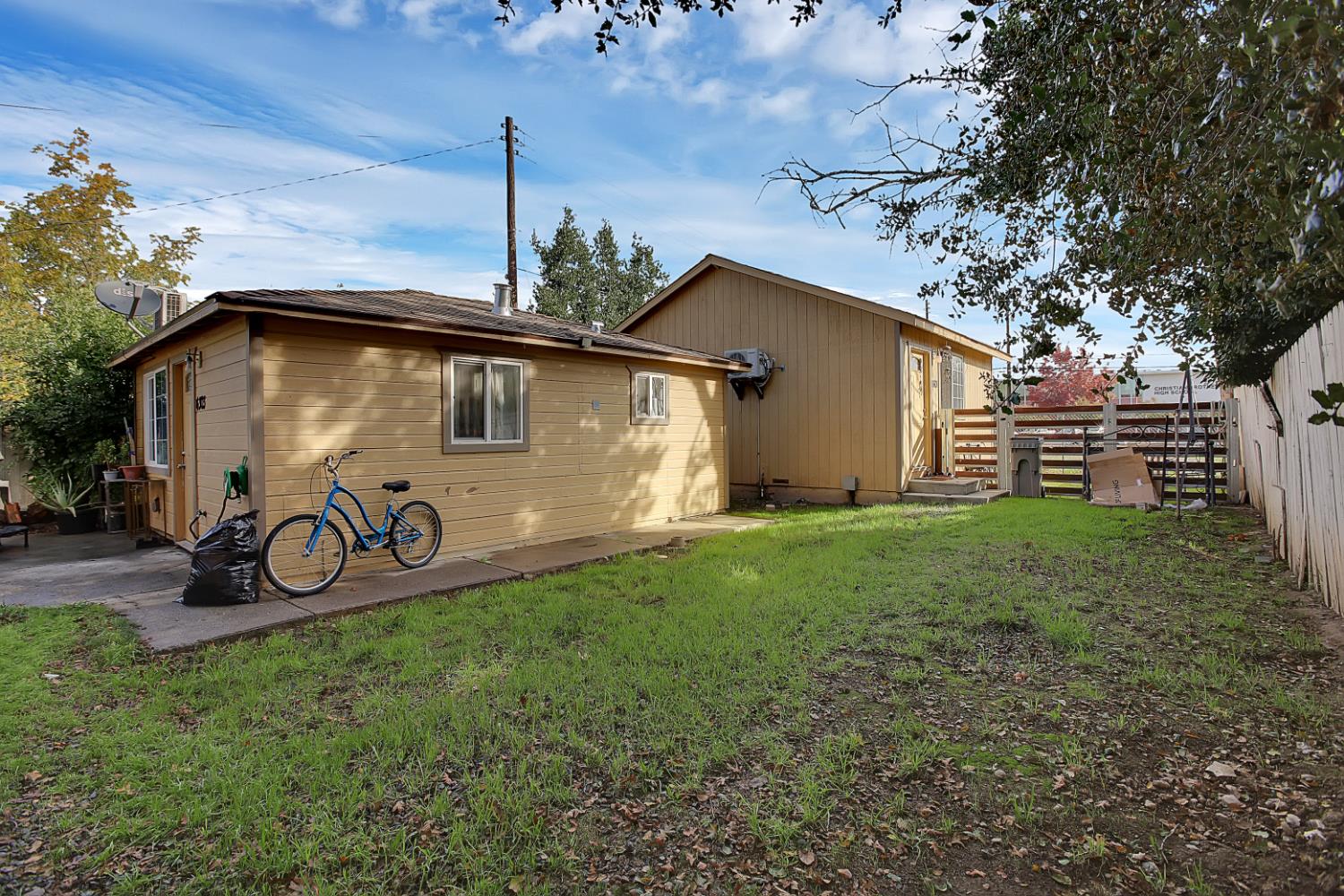 Sacramento, California, 95820, United States, 3 Bedrooms Bedrooms, ,2 BathroomsBathrooms,Residential,For Sale,1993512