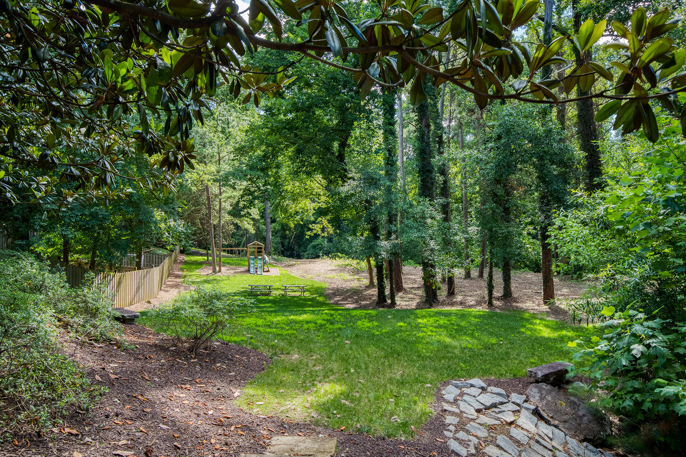  Recently Updated Four Bedroom Home in Gated Brookhaven Community - 物件實景
