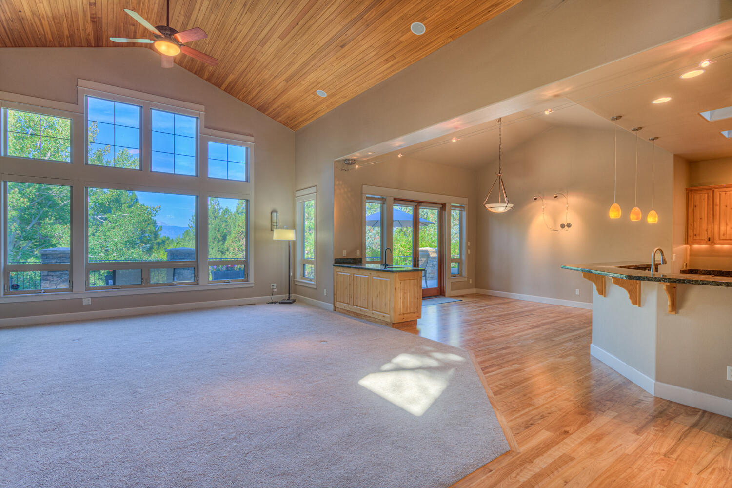 Bend, Oregon, 97703, United States, 4 Bedrooms Bedrooms, ,5 BathroomsBathrooms,Residential,For Sale,1979123