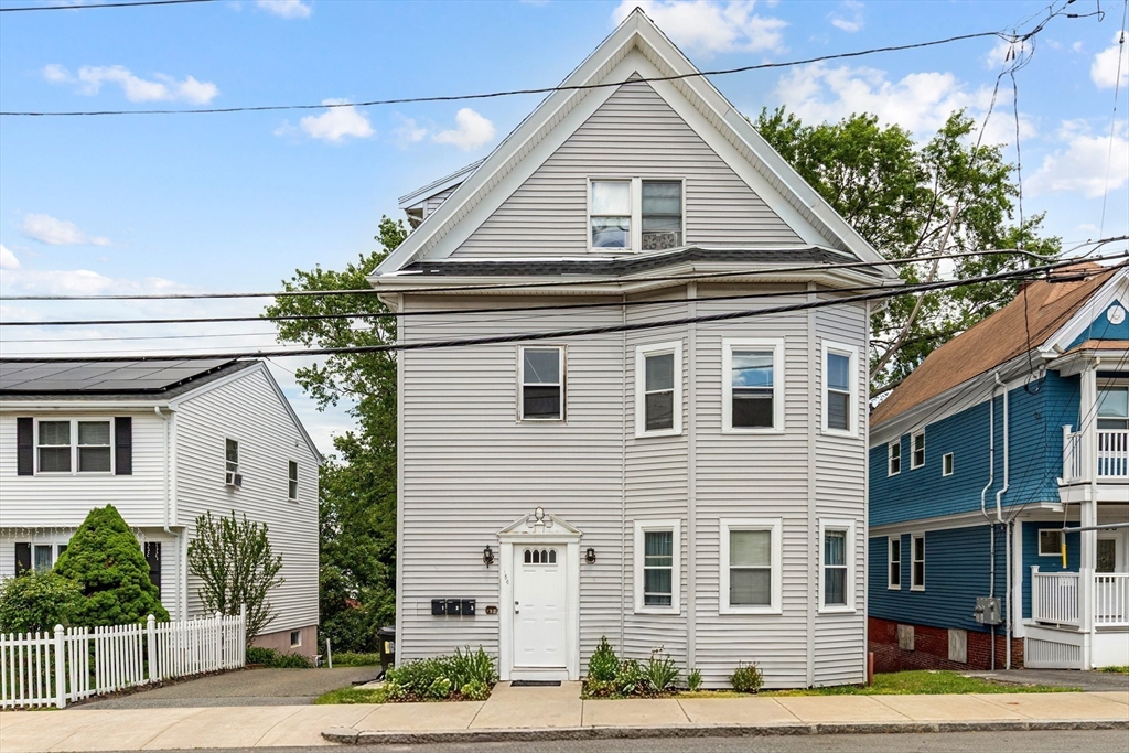 Malden, Massachusetts, 02148, United States, 8 Bedrooms Bedrooms, ,3 BathroomsBathrooms,Residential,For Sale,2049419