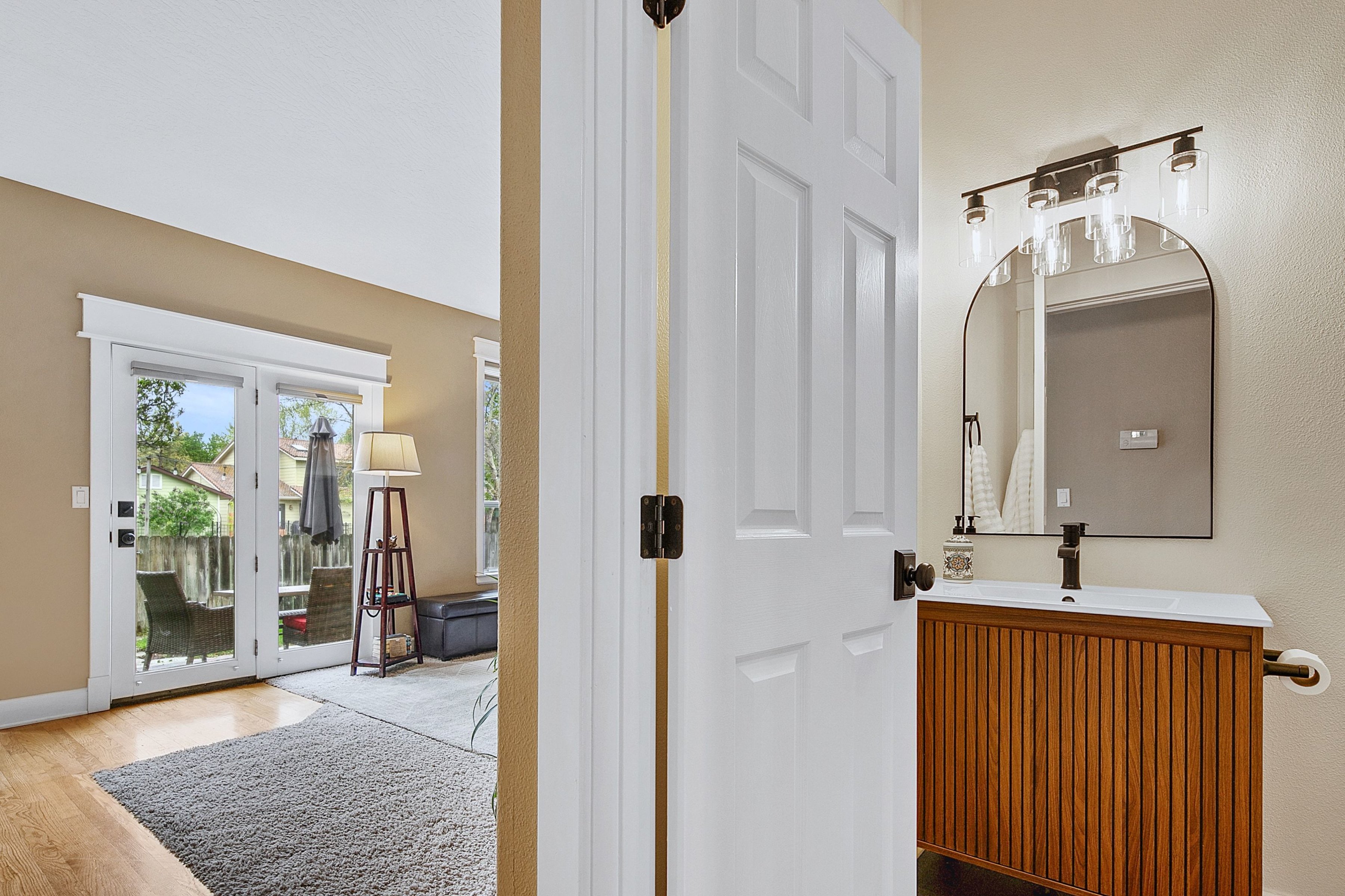  Spacious Updated Home Backs To Park With Scenic Foothills Views - 物件實景