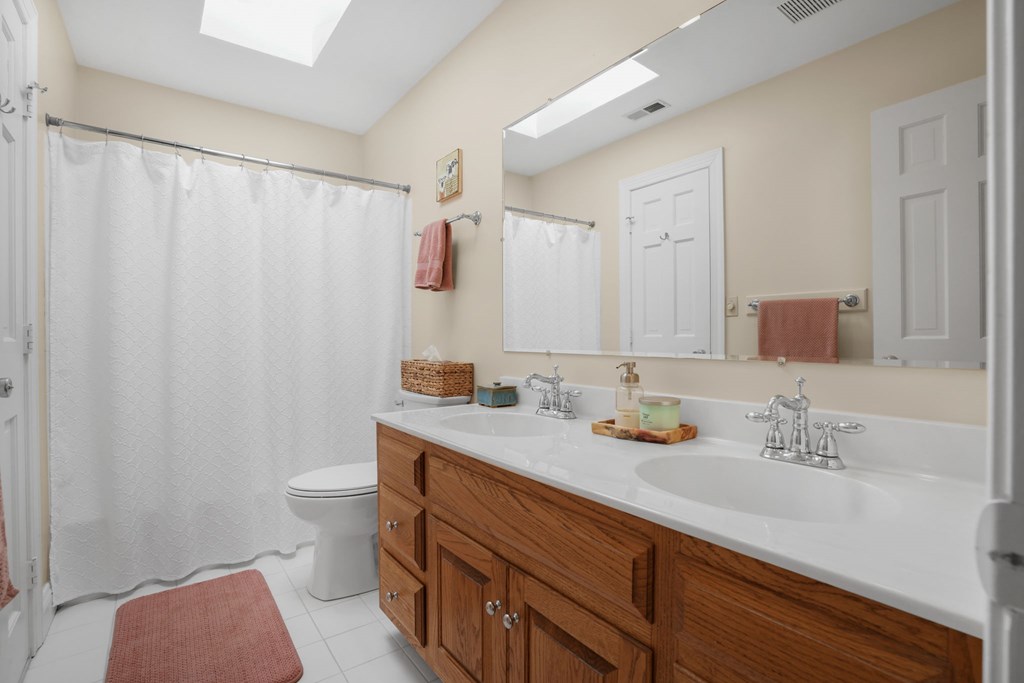 Onancok, Virginia, 23417, United States, 3 Bedrooms Bedrooms, ,3 BathroomsBathrooms,Residential,For Sale,1992886