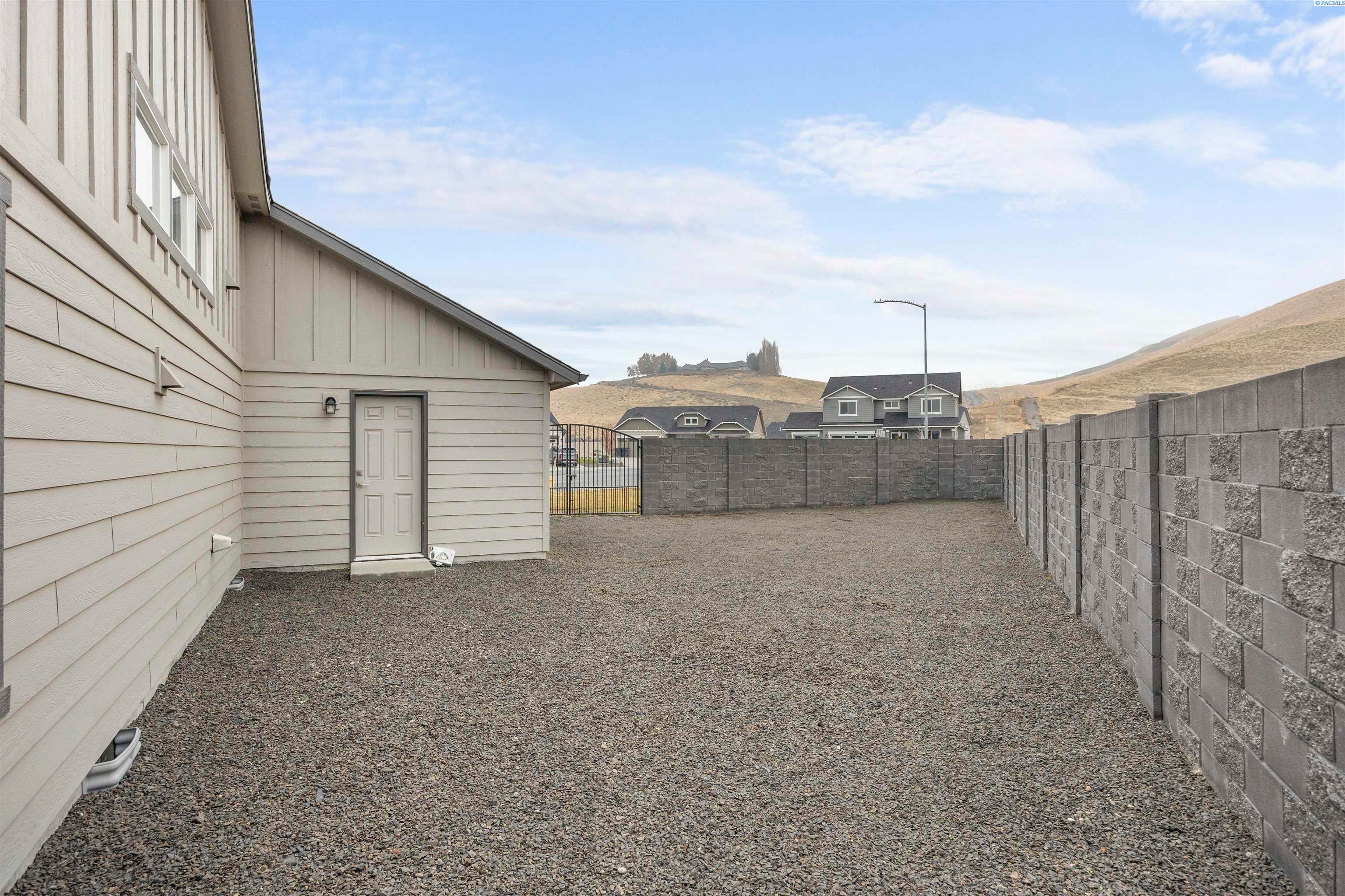 Prosser, Washington, 99350, United States, 3 Bedrooms Bedrooms, ,3 BathroomsBathrooms,Residential,For Sale,1994291