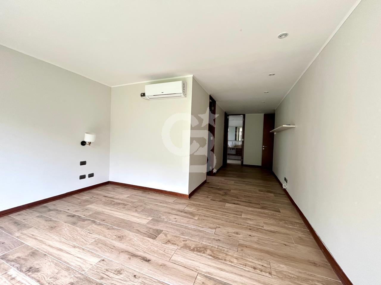 Lo Barnechea, Chile, 6 Bedrooms Bedrooms, ,5 BathroomsBathrooms,Residential,For Sale,1971656