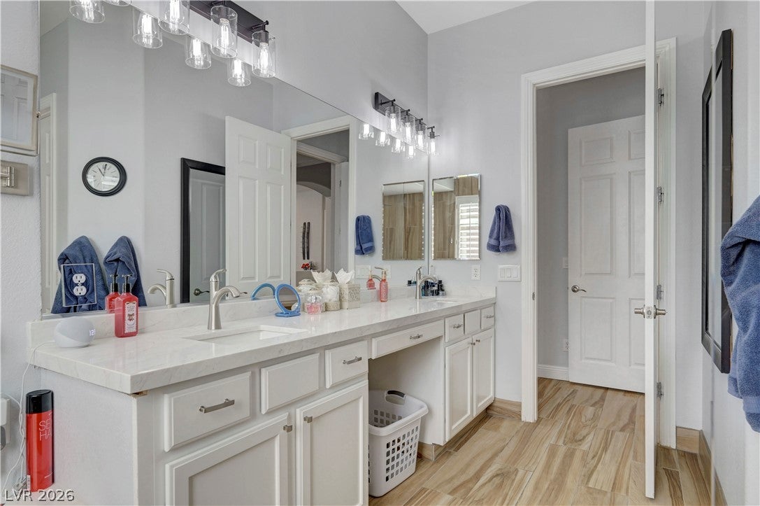 Henderson, Nevada, 89052, United States, 3 Bedrooms Bedrooms, ,3 BathroomsBathrooms,Residential,For Sale,2024085