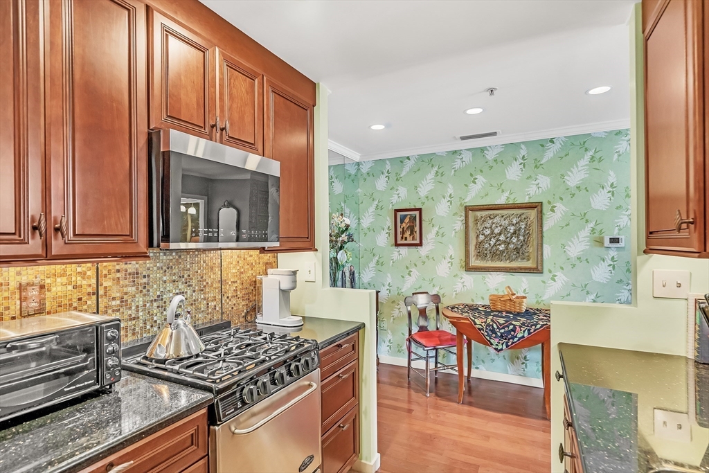 Cambridge, Massachusetts, 02141, United States, 2 Bedrooms Bedrooms, ,2 BathroomsBathrooms,Residential,For Sale,1913406