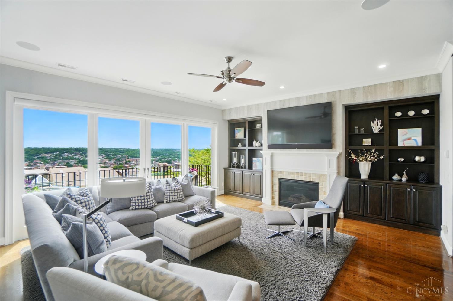 Cincinnati, Ohio, 45202, United States, 3 Bedrooms Bedrooms, ,4 BathroomsBathrooms,Residential,For Sale,1850372