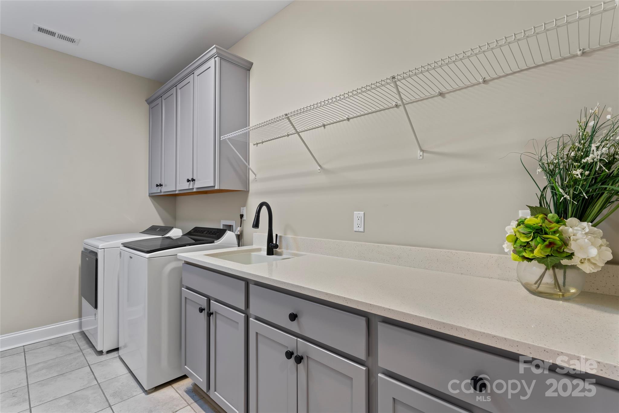 Huntersville, North Carolina, 28078, United States, 3 Bedrooms Bedrooms, ,3 BathroomsBathrooms,Residential,For Sale,1987937