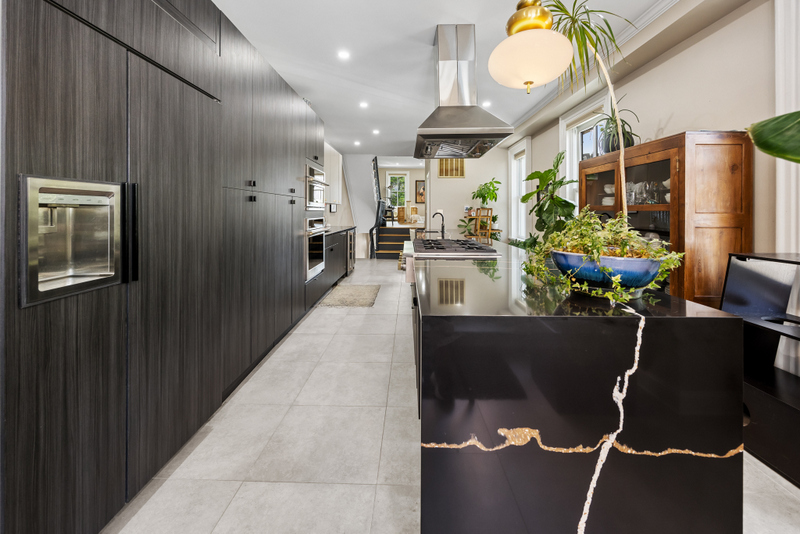 Philadelphia, Pennsylvania, 19130, United States, 5 Bedrooms Bedrooms, ,6 BathroomsBathrooms,Residential,For Sale,1977260