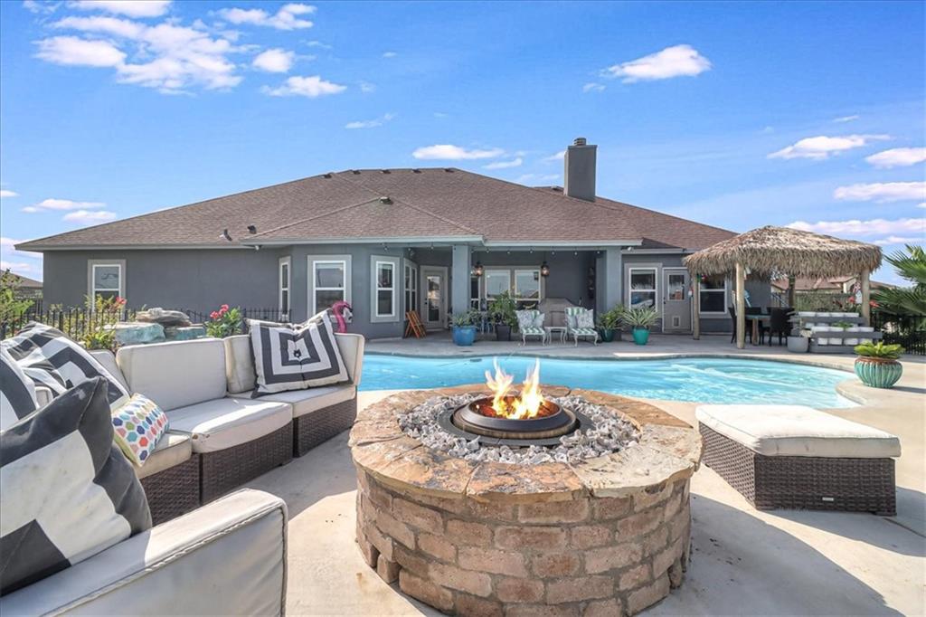Corpus Christi, Texas, 78415, United States, 4 Bedrooms Bedrooms, ,3 BathroomsBathrooms,Residential,For Sale,1847107