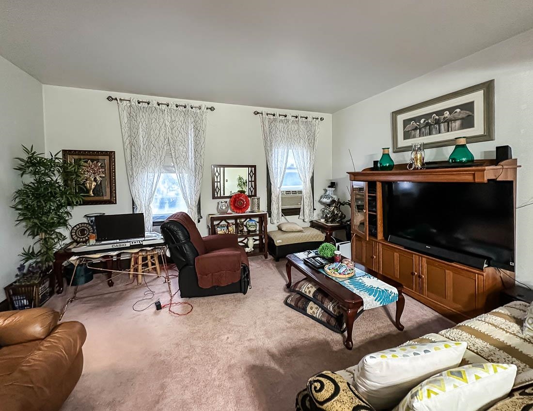Jersey City, New Jersey, 07306, United States, 4 Bedrooms Bedrooms, ,3 BathroomsBathrooms,Residential,For Sale,1859473