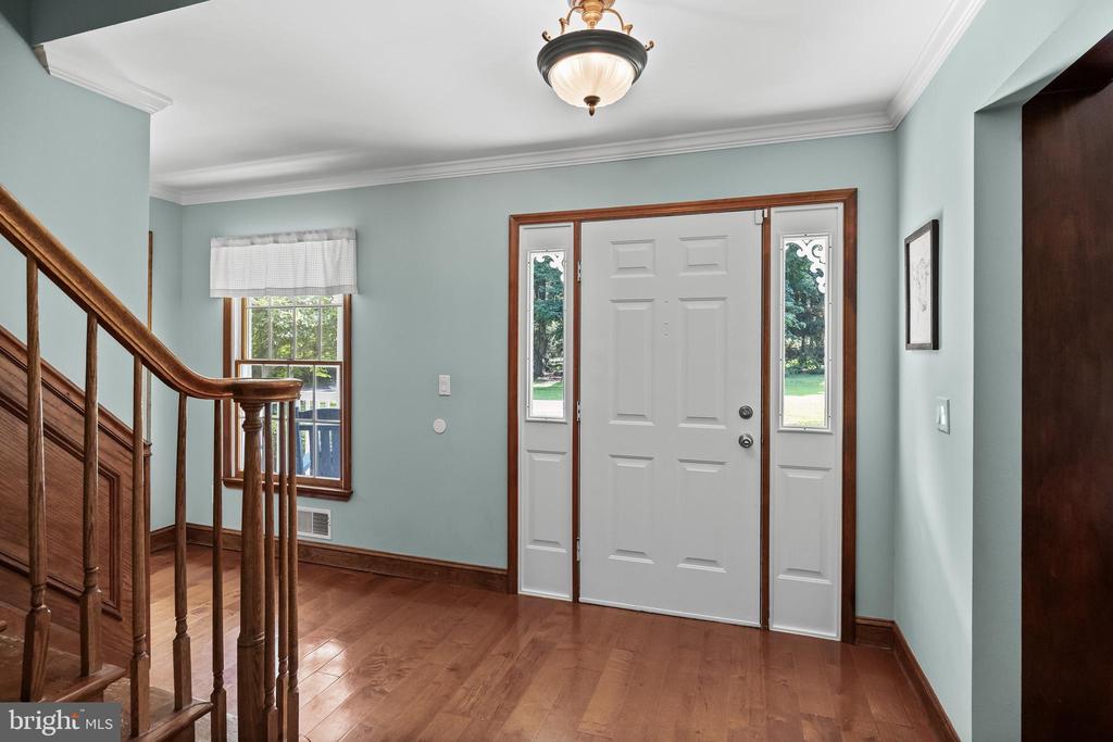 Cream Ridge, New Jersey, 08514, United States, 4 Bedrooms Bedrooms, ,3 BathroomsBathrooms,Residential,For Sale,1902972