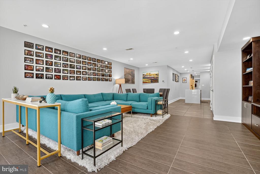 Washington, District of Columbia, 20010, United States, 2 Bedrooms Bedrooms, ,2 BathroomsBathrooms,Residential,For Sale,1975364